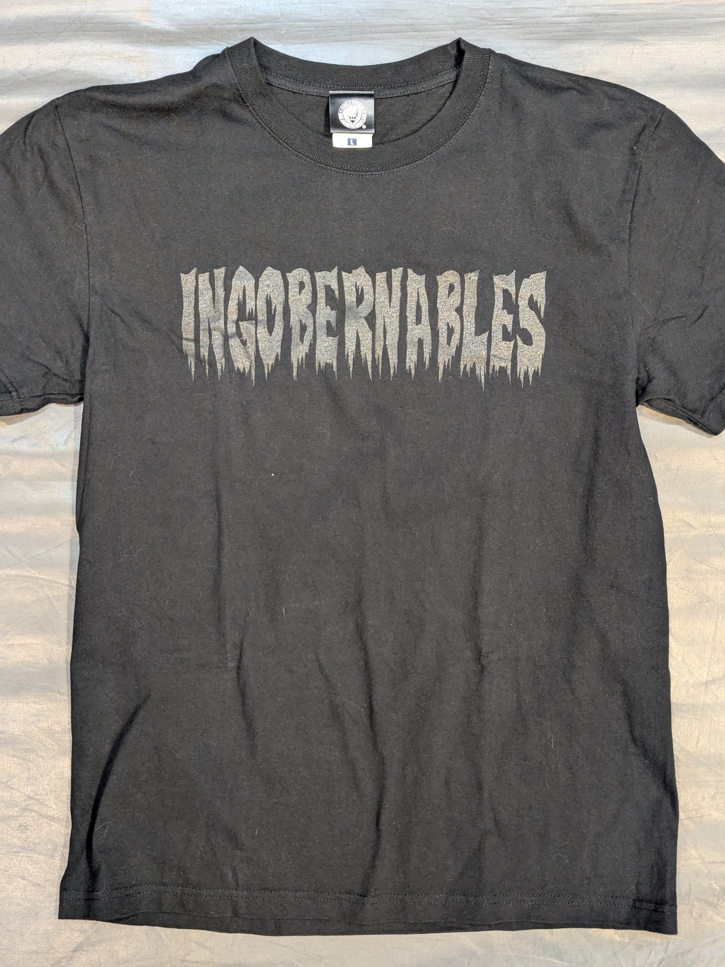 BUSHI「INGOBERNABLES」Tシャツ(ブラック×ブラック)