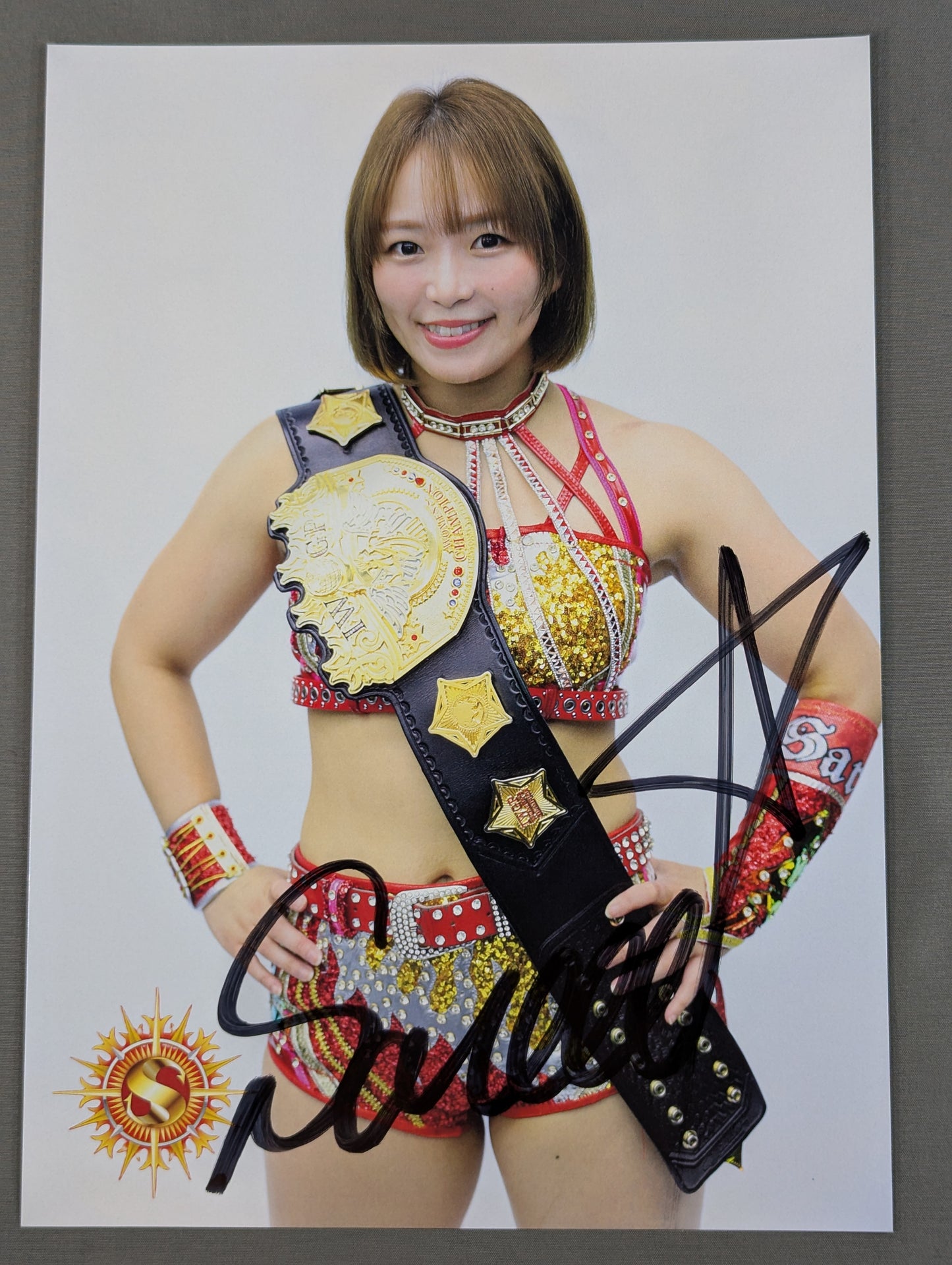 ★IWGP Women's Championship ★ Sareee (SARRAY)  hand signed autograph Pro-Photo (G-5)