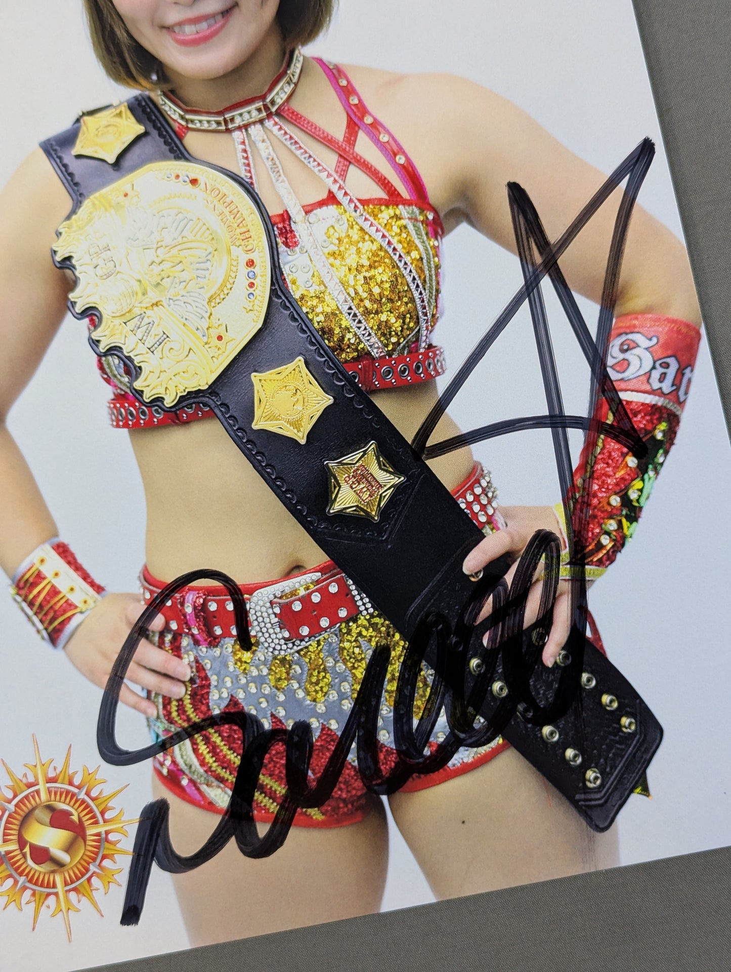 ★IWGP Women's Championship ★ Sareee (SARRAY)  hand signed autograph Pro-Photo (G-5)