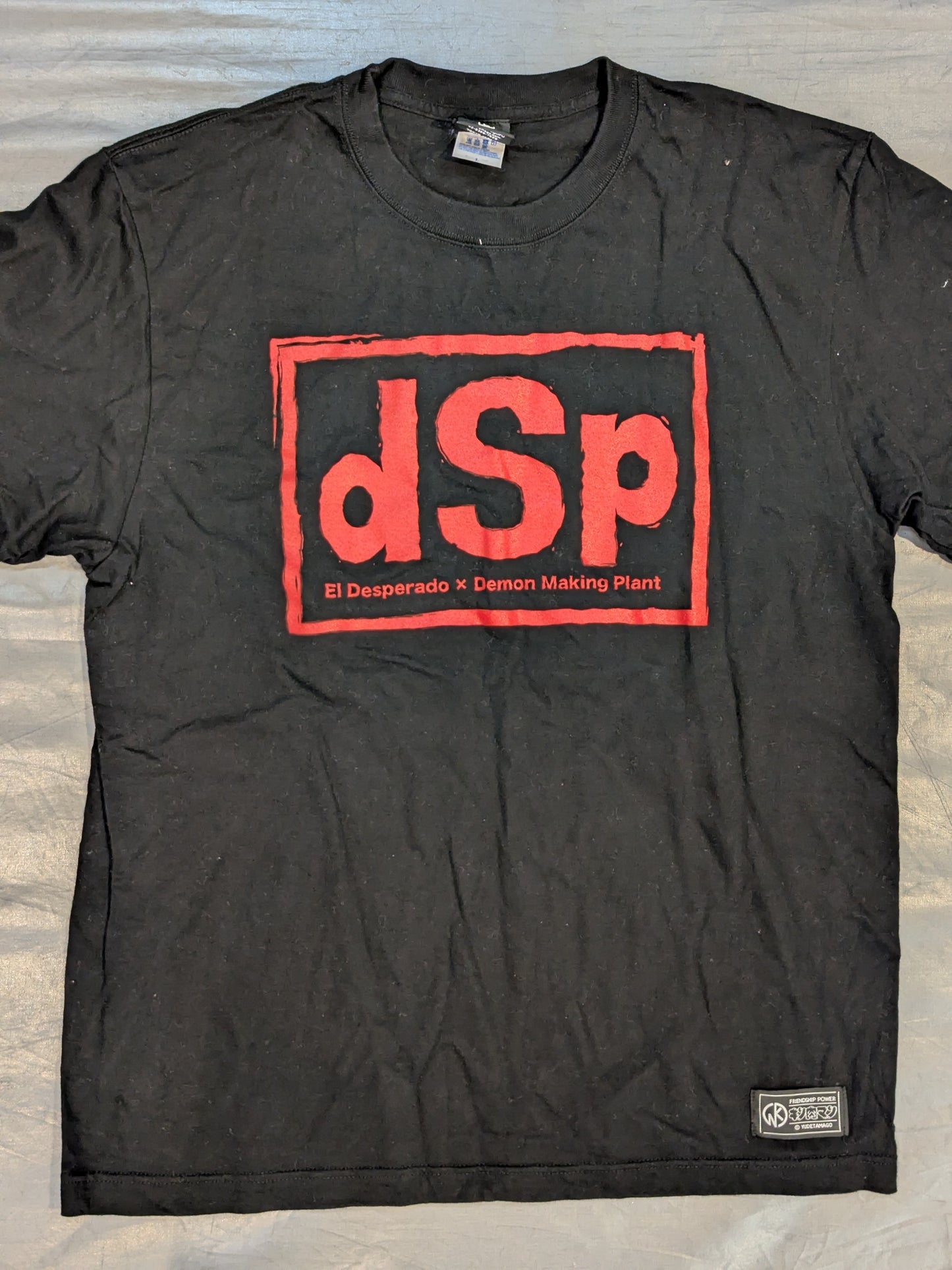 エル・デスペラード×d.M.p Tシャツ(ブラック×レッド)