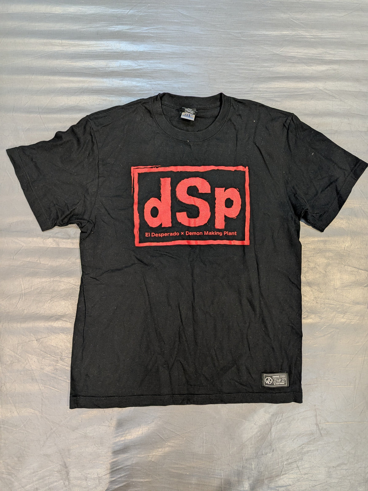 エル・デスペラード×d.M.p Tシャツ(ブラック×レッド)
