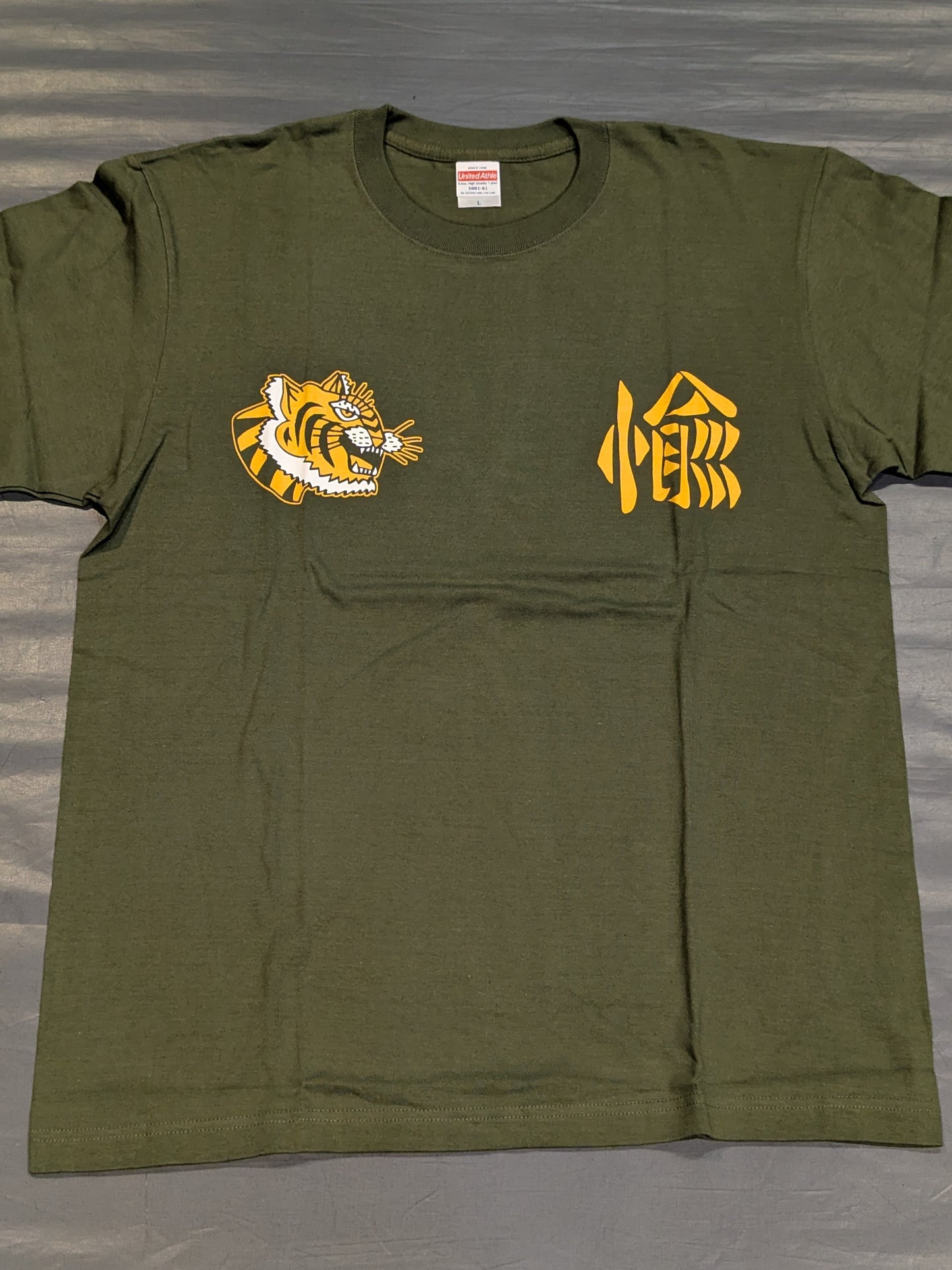 T-Hawk「TOKYO/JAPAN」Tシャツ(カーキ)