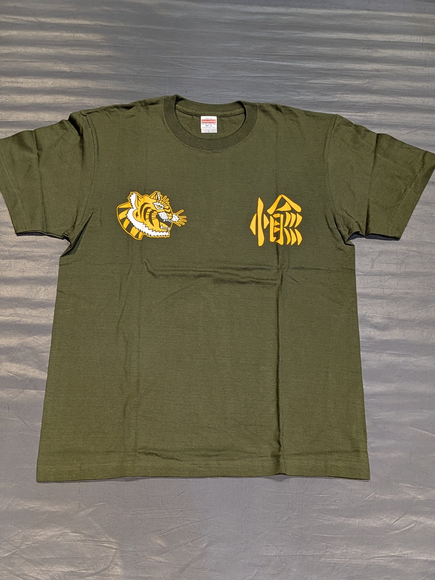 T-Hawk「TOKYO/JAPAN」Tシャツ(カーキ)