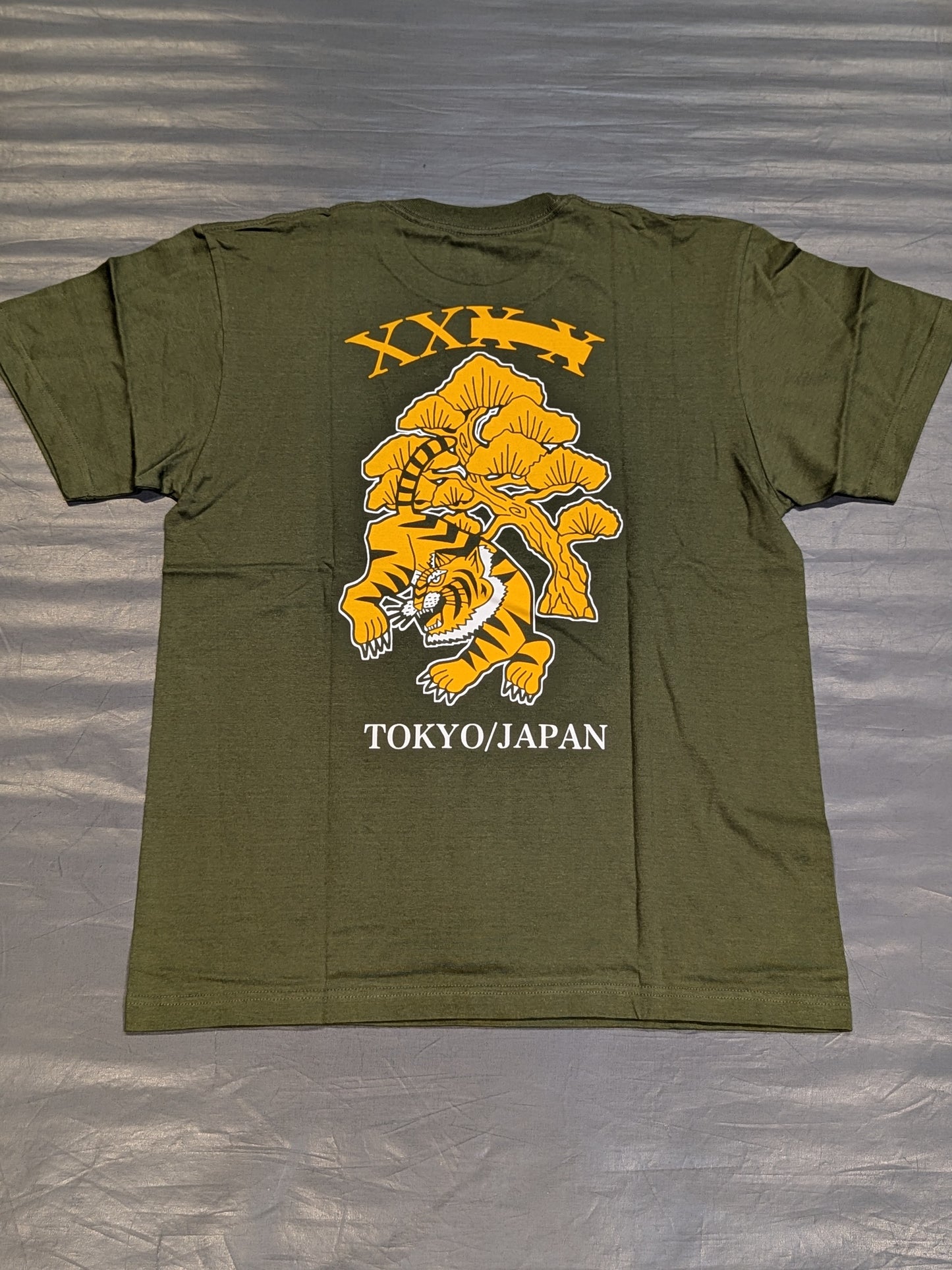 T-Hawk「TOKYO/JAPAN」Tシャツ(カーキ)