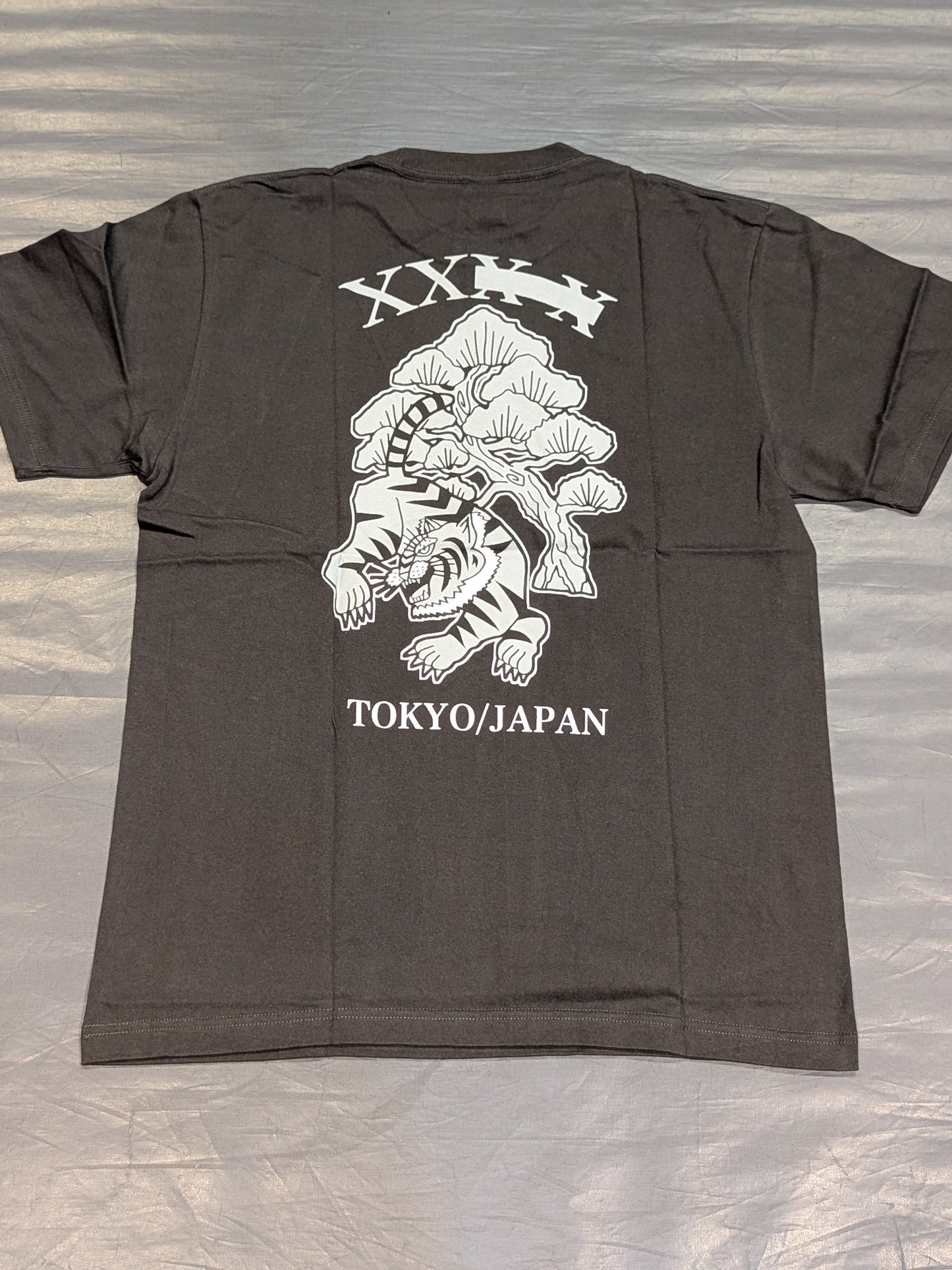 T-Hawk「TOKYO/JAPAN」Tシャツ(スミクロ)