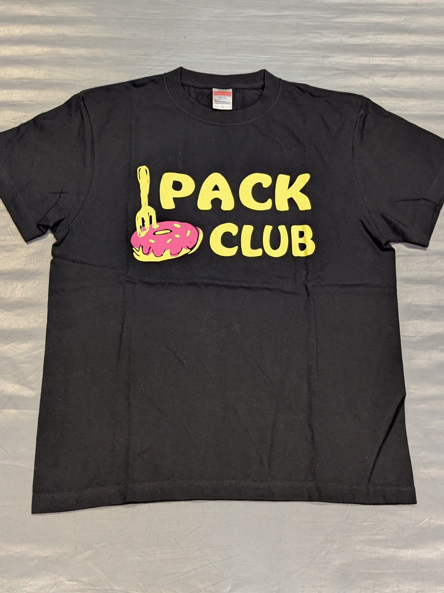T-Hawk「6 PACK CLUB DONUT」Tシャツ(ブラック)