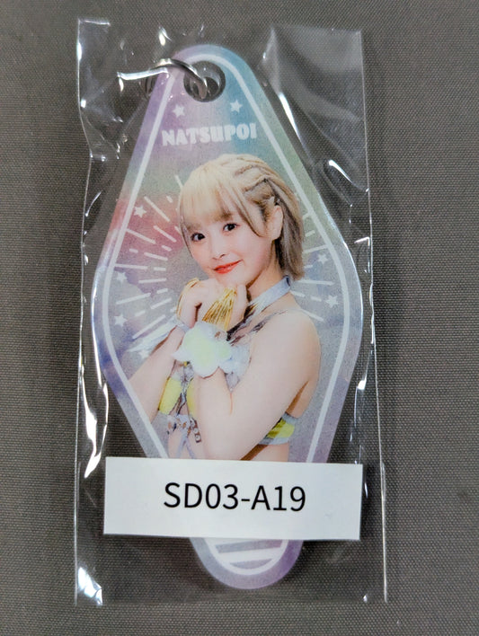 NATSUPOI  STARDOM× Webpon Acrylic Motel Key Chain