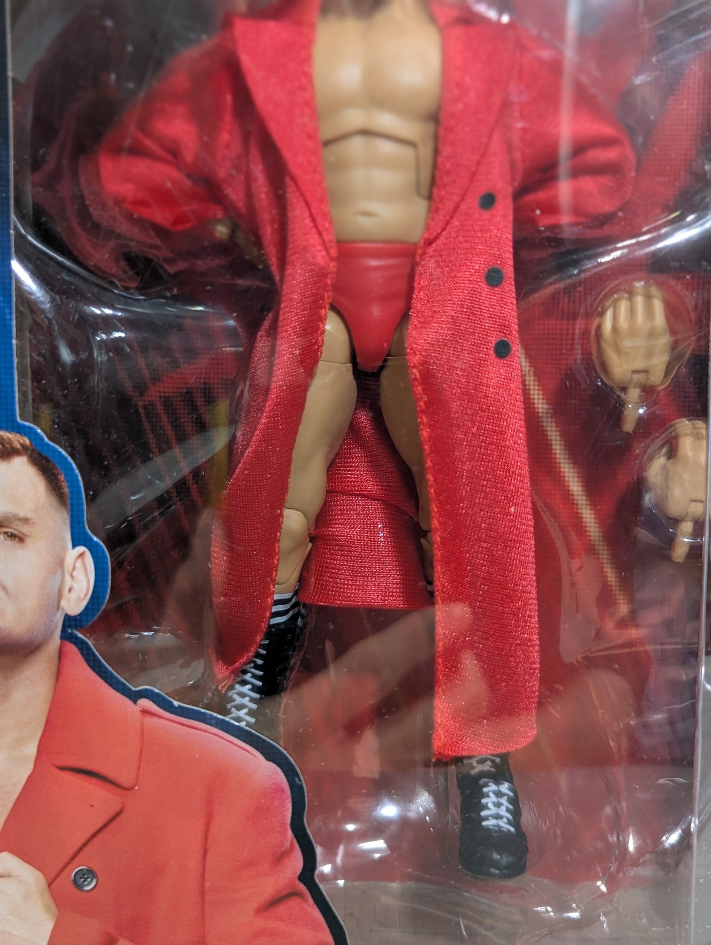 Gunter (red trench coat)
