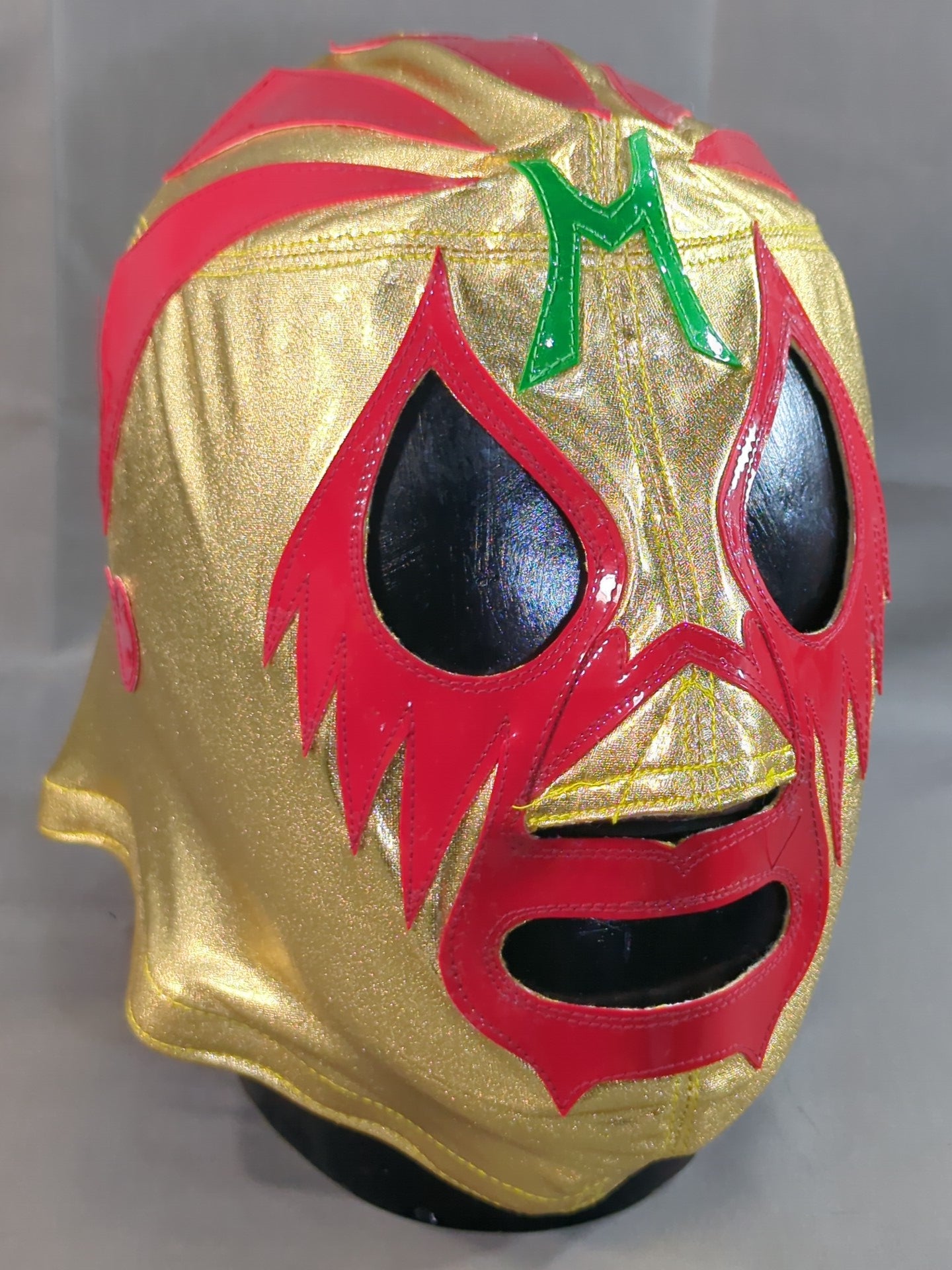 Mil Mascaras 