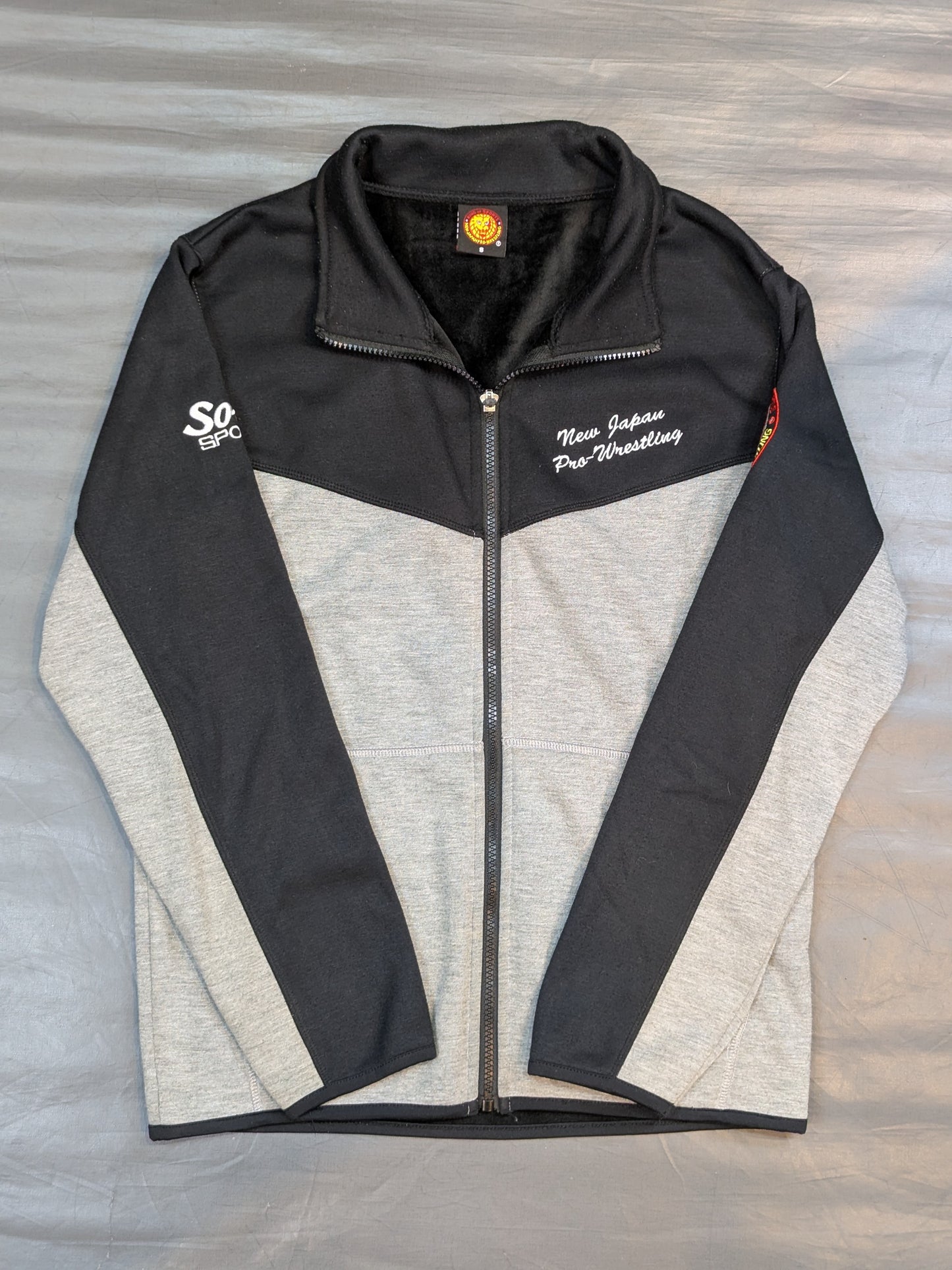 New Japan Pro Wrestling ×SOUL SPORTS Lion Mark  Micro Shaggy Zip hoodie  (Gray×Black)