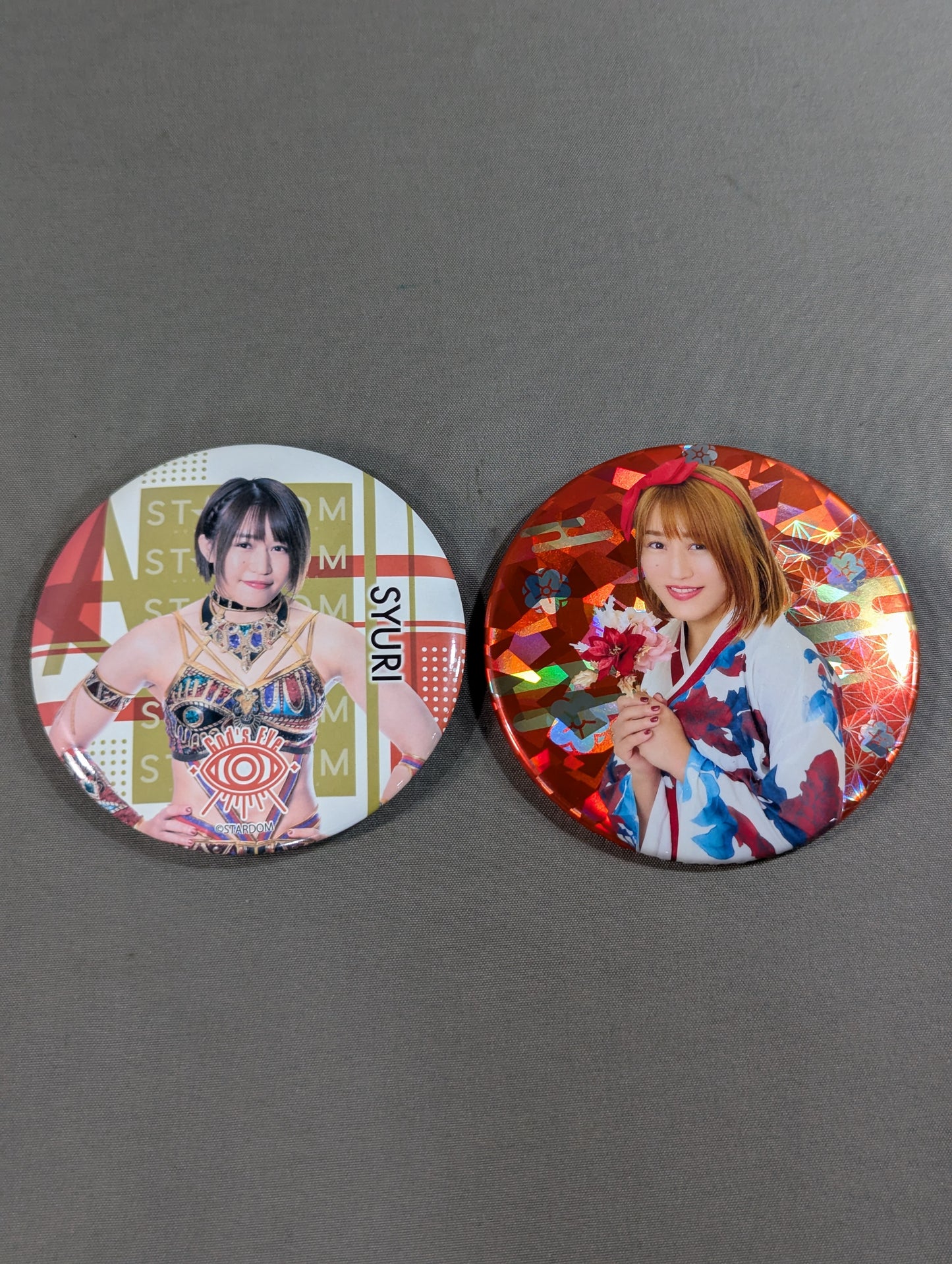 ★ A Woman ★ with a Different Thing Akari PinBack button Set (1)