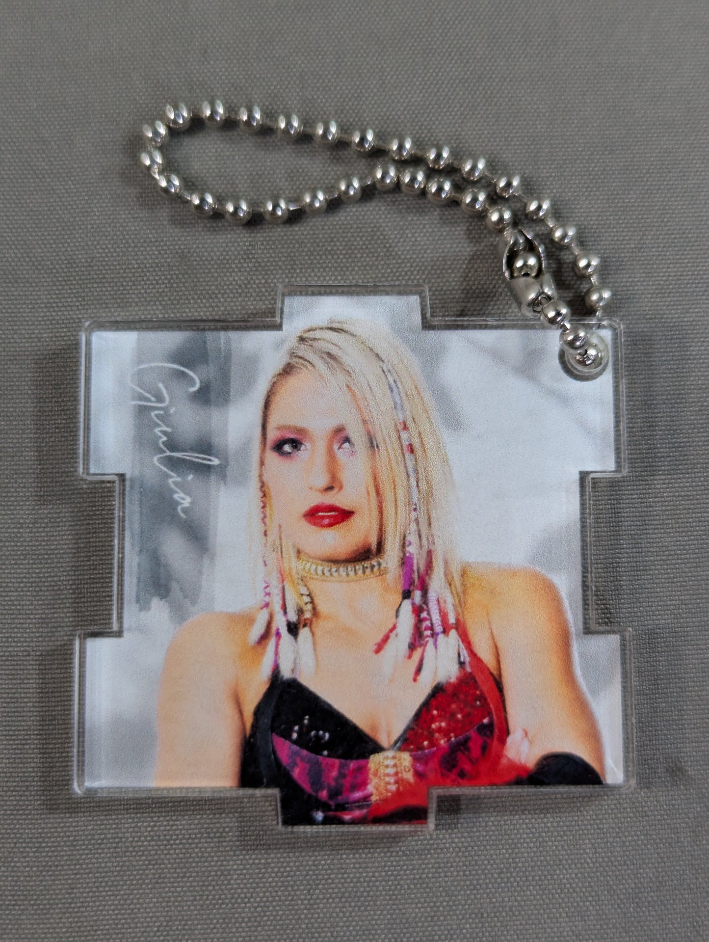 Giulia Stardom Random Puzzle Keychain