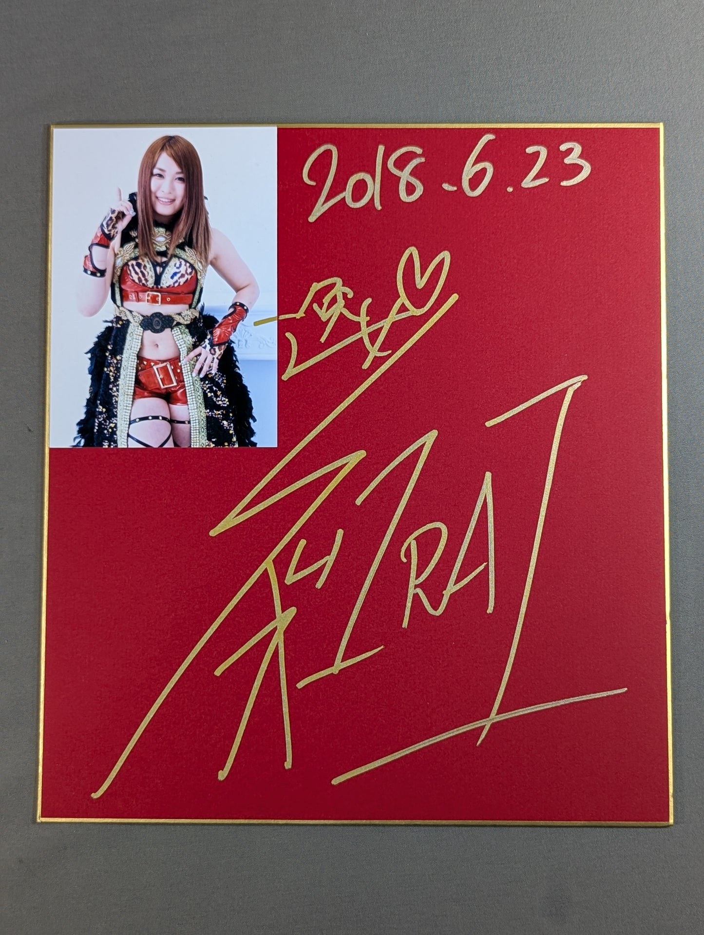 ★ Photo Libre 67 Release Commemoration ★ Io Shirai (Iyo Sky) (photo) Adhesive ・ Red Shikishi (Autograph board ))