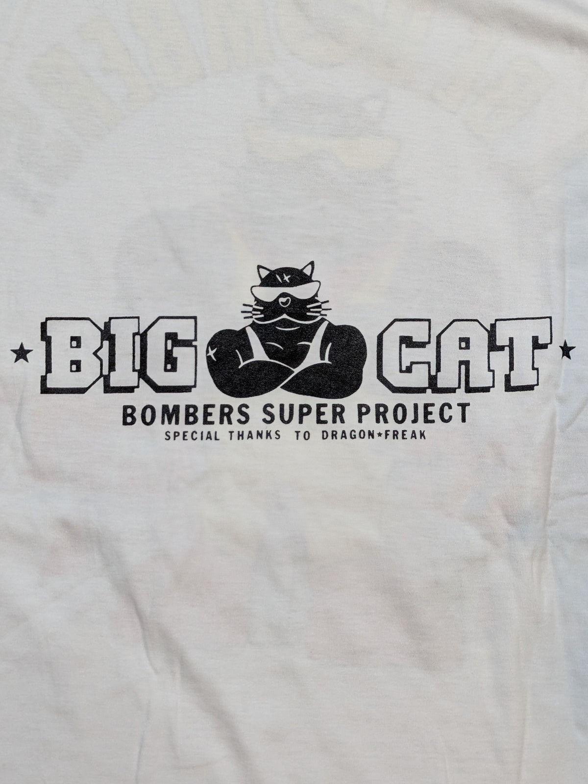 【hand signed autograph】 Black Cat "BIG CAT" Illustration T-Shirt (White)
