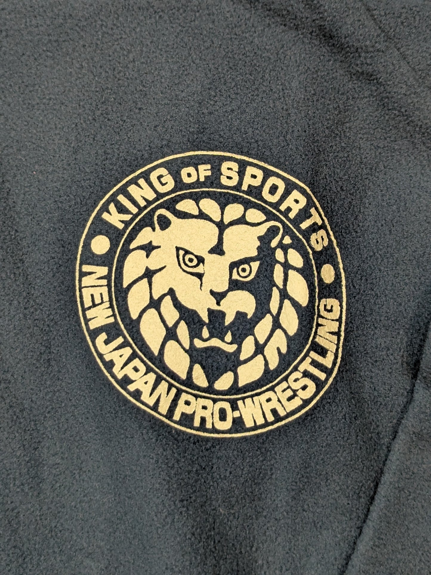 New Japan Pro Wrestling ×UNDER ARMOUR Lion Mark  Rush Fleece Zip Hoodie (Blue-Green)