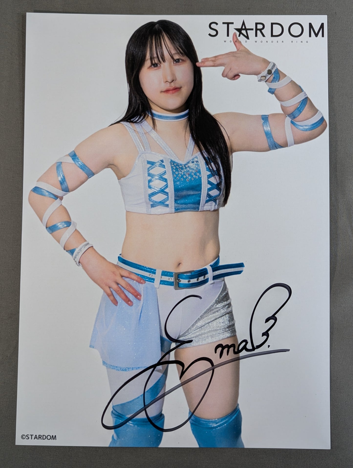 儛島エマ 直筆サイン入り スターダムポートレート(A-3)