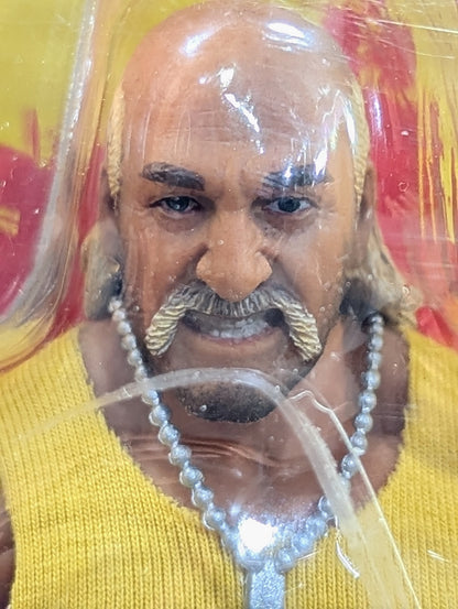 ★STORM COLLECTIBLES★ Hulk Hogan (Yellow & Red)