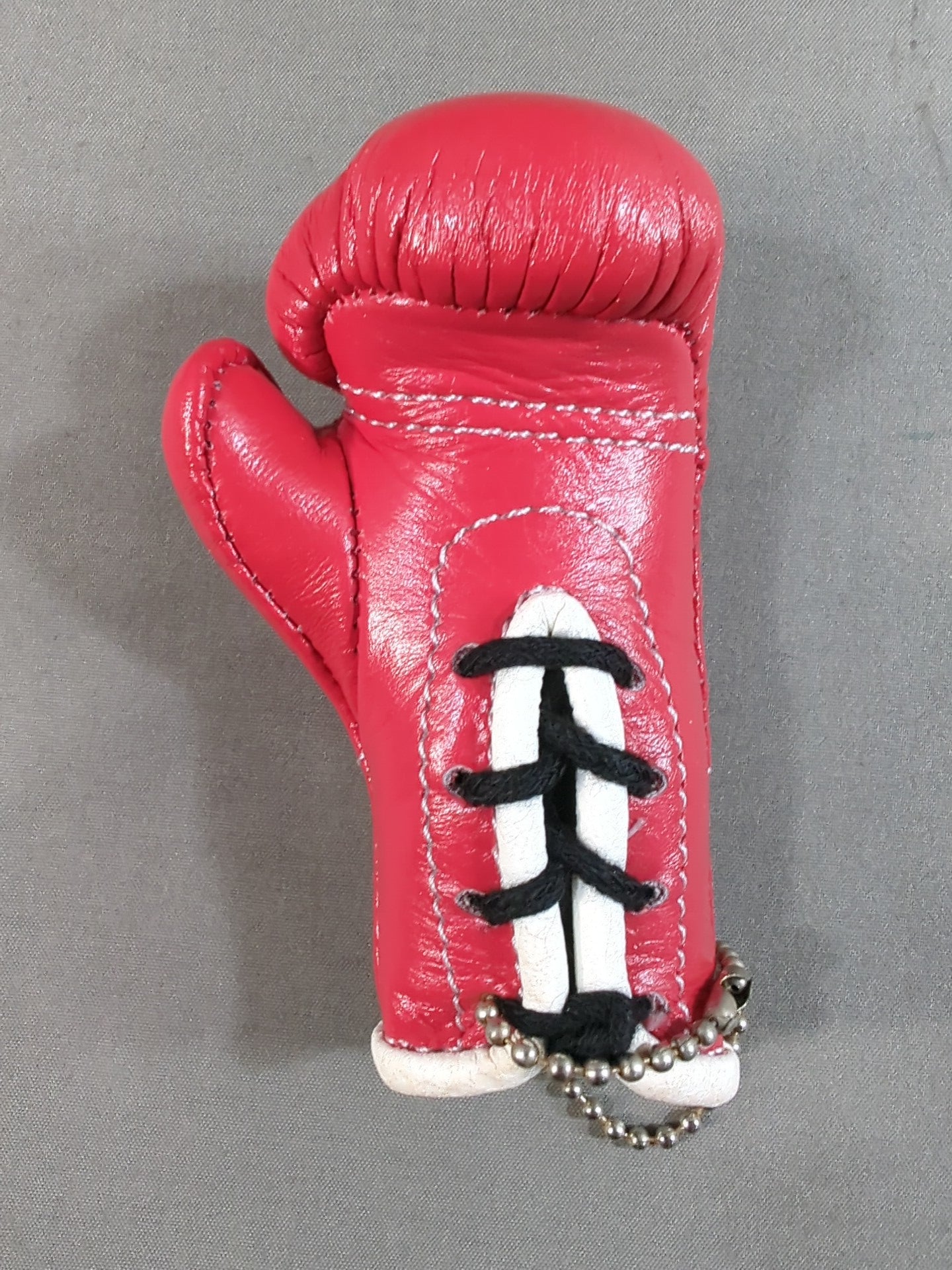 Winning Miniature Glove Keychain (Red)