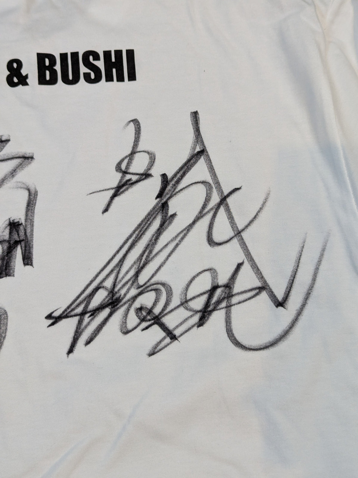 [Tetsuya Naito & BUSHI  2 hand signed autographs ] LOS TRANQUILOS de JAPON Unit T-Shirt (1)