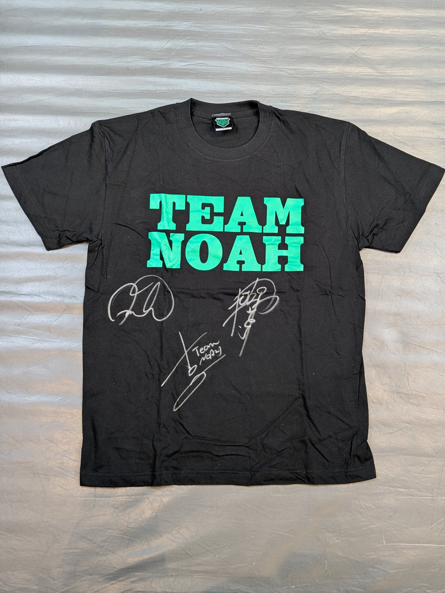 【3選手直筆サイン入り】TEAM NOAH Tシャツ