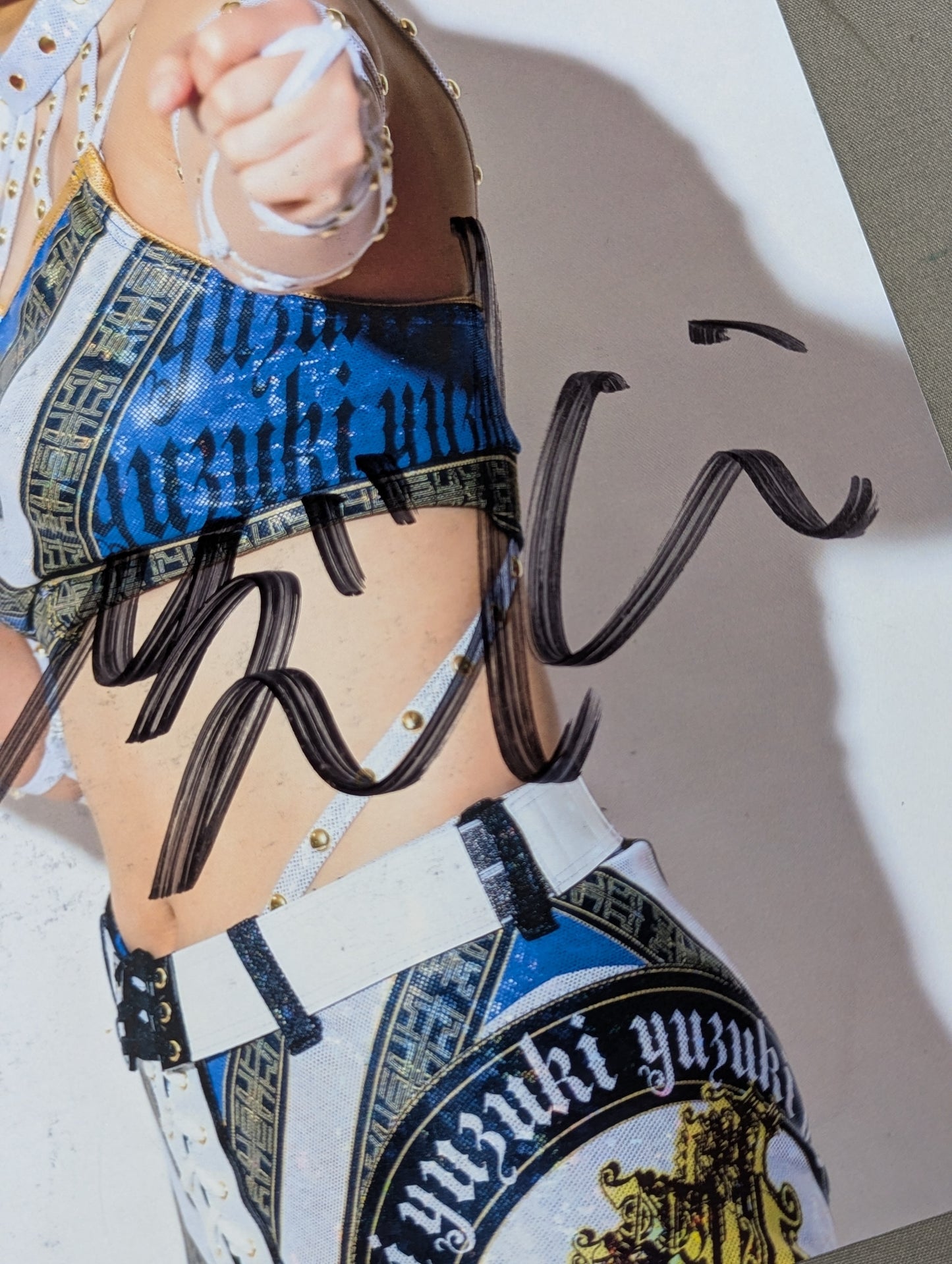 Yuzuki hand signed autograph Stardom Pro-Photo (A-8)