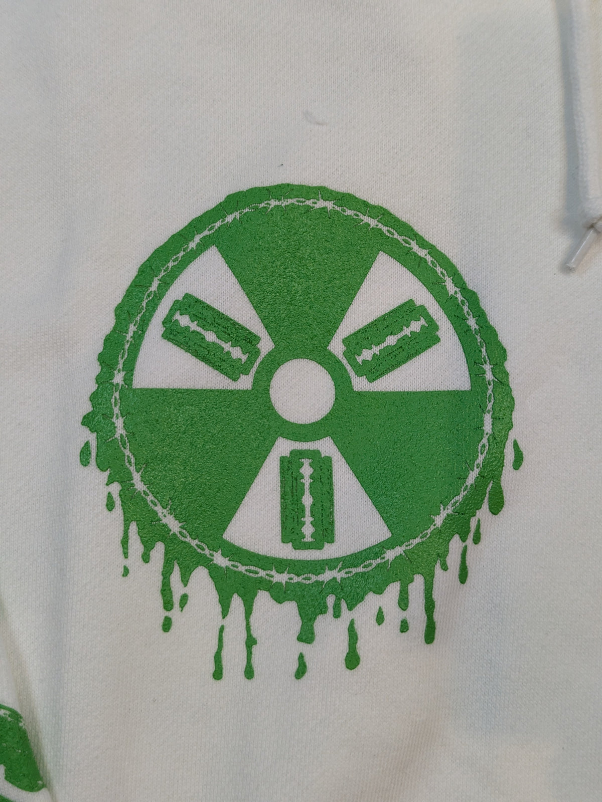 葛西純「THE TOXIC STIMULATOR」ジップパーカー(ホワイト×グリーン)