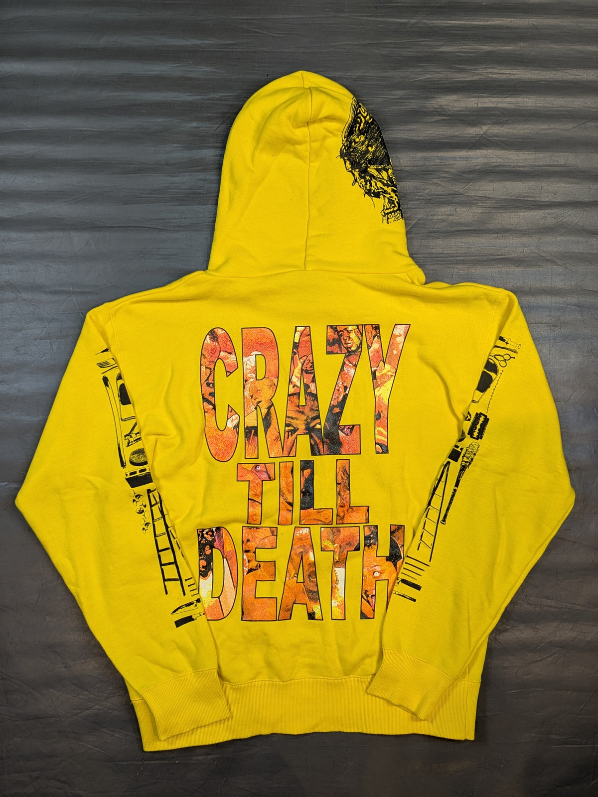 葛西純「CRAZY TILL DEATH」プルオーバーパーカー(イエロー)