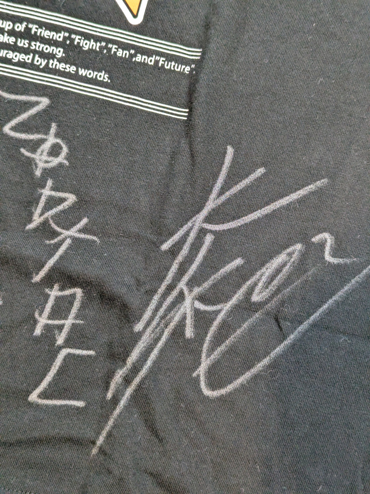 【3選手直筆サイン入り】F4「ファイヤーパターン」Tシャツ(ブラック)