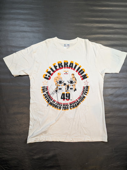 【直筆Wサイン入り】小島聡＆カズ・ハヤシ「CELEBRATION」Tシャツ