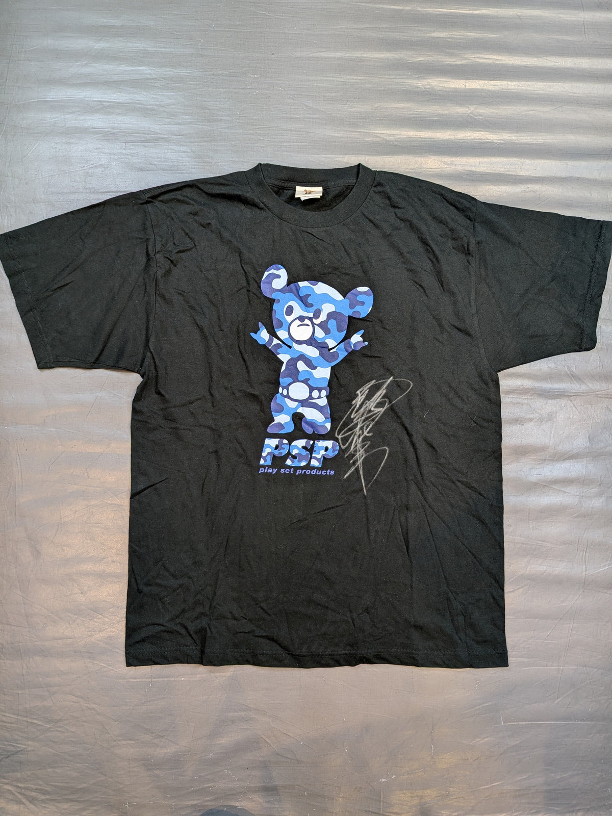 【直筆サイン入り】武藤敬司「武藤ベアー」Tシャツ(全日本プロレス / 青迷彩)