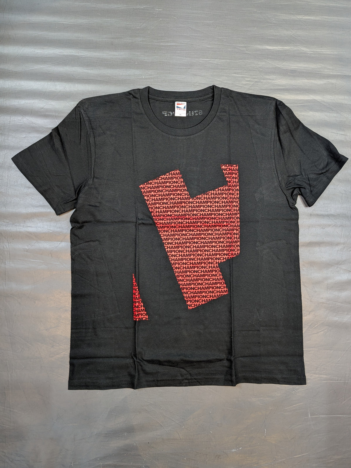 棚橋弘至「C」Tシャツ(ブラック×レッド)
