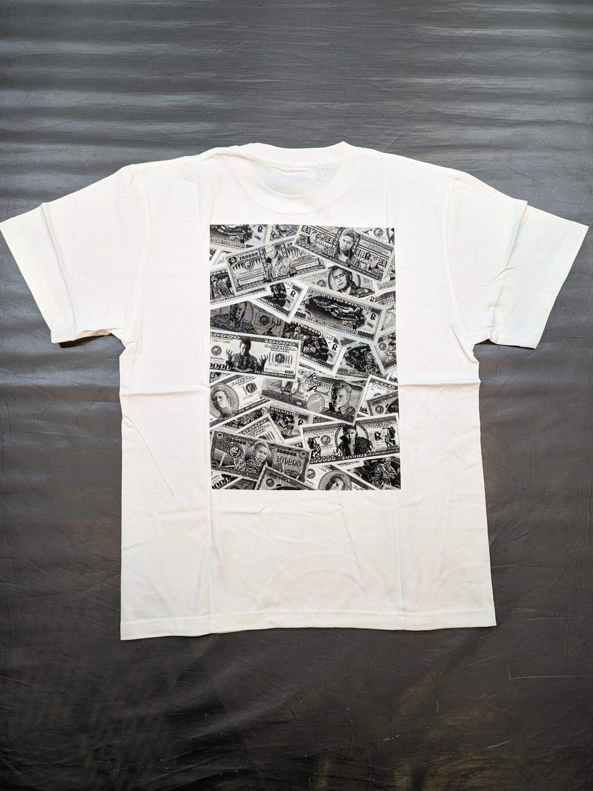 オカダ・カズチカ「RAINMAKER DOLLAR HISTORY」Tシャツ(ホワイト)