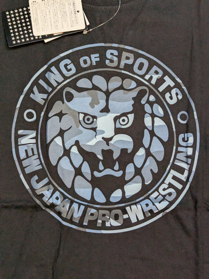 新日本プロレス×しまむら ライオンマーク Tシャツ③(ブラック×青迷彩)