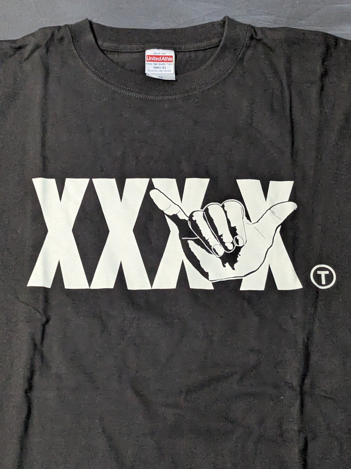 T-Hawk「X-LAB3 ハンドサイン」Tシャツ(チャコール)