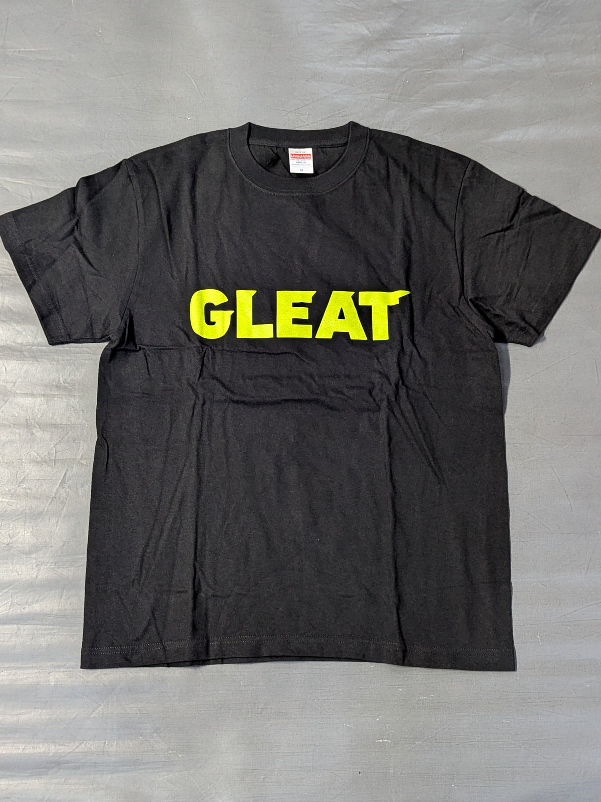 GLEAT ロゴ Tシャツ(ブラック×イエロー)
