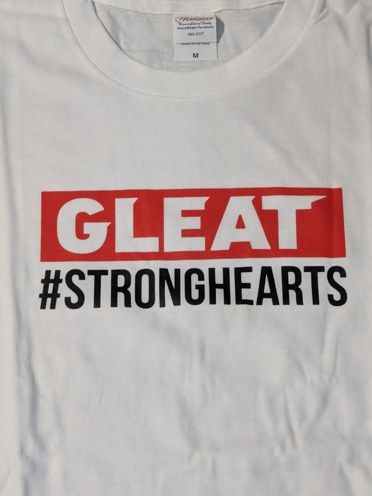GLEAT×#STRONGHEARTS Tシャツ(ホワイト)