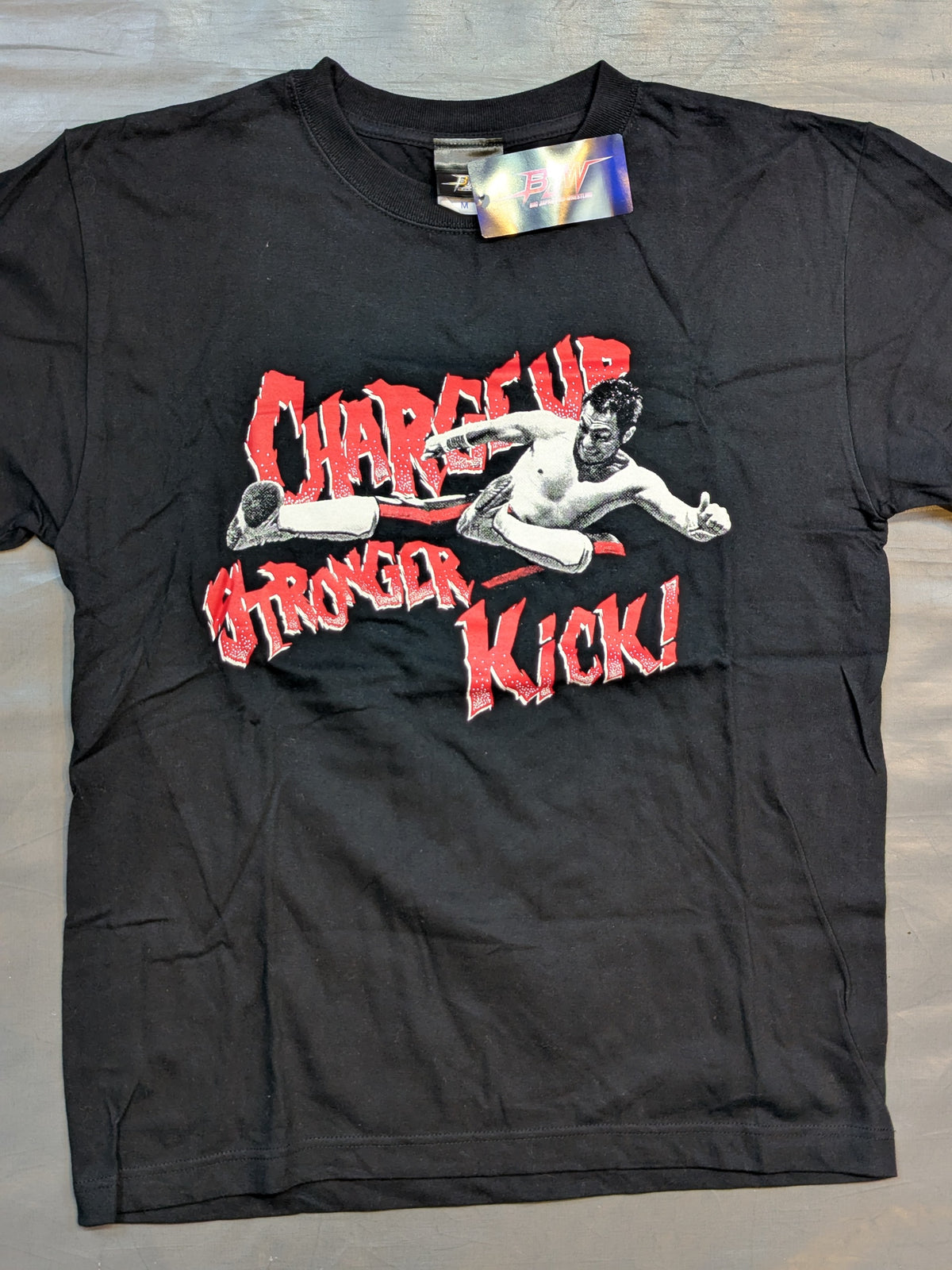 菊田一美「CHARGE UP STRONGER KICK!」ピクチャーTシャツ