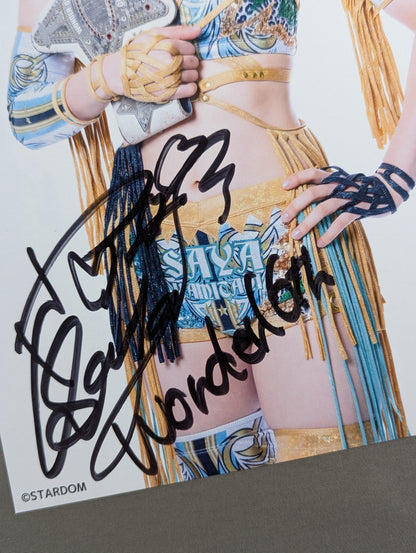 上谷沙弥 直筆サイン入り スターダムポートレート(D-9)