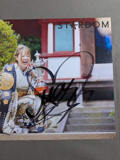 ★IWGP★ Mayu Iwatani  hand signed autograph  Stardom Pro-Photo  (C-2)
