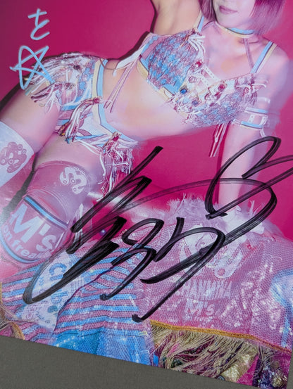 Mina Shirakawa  hand signed autograph  Stardom Pro-Photo  (M-6)