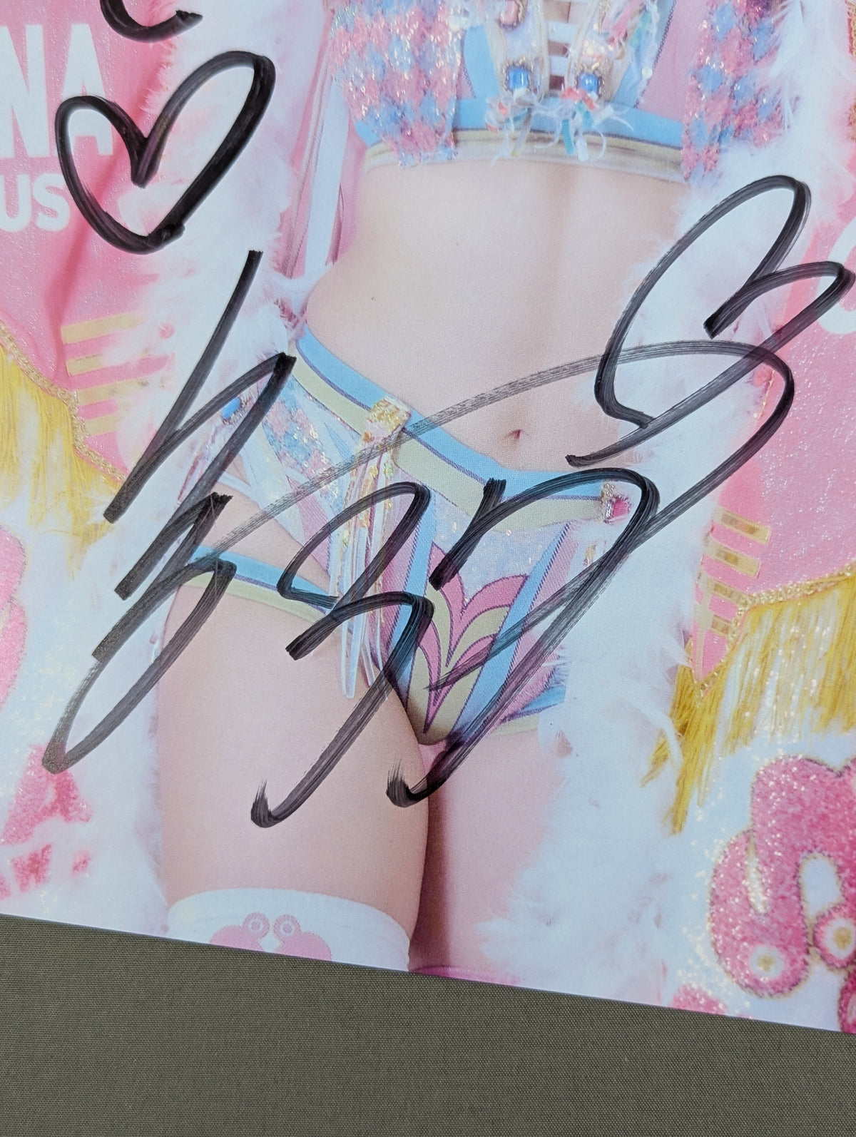 Mina Shirakawa  hand signed autograph  Stardom Pro-Photo  (Track 7)