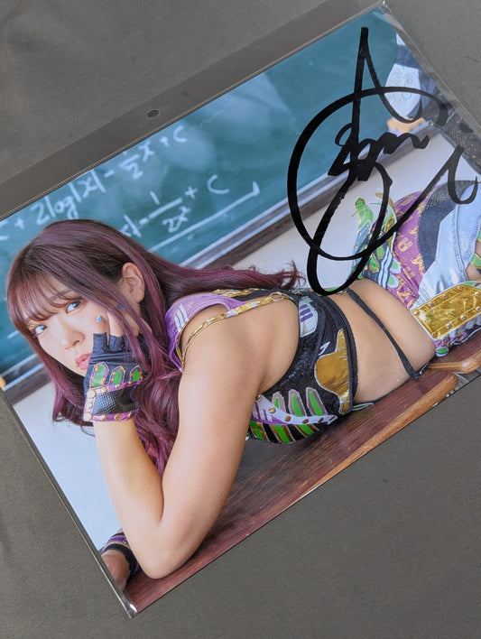 AZM SPG 寝そべりポートレート