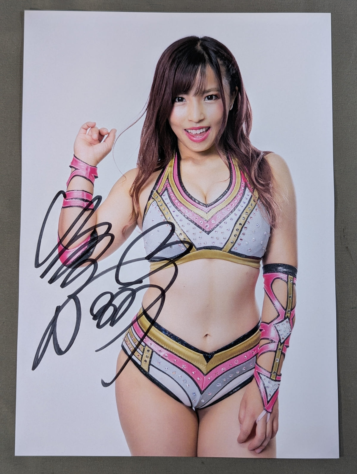Mina Shirakawa  hand signed autograph  Pro-Photo  (M-9)