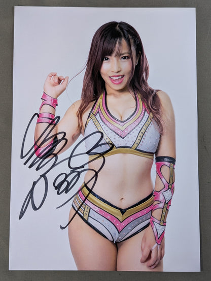 Mina Shirakawa  hand signed autograph  Pro-Photo  (M-9)