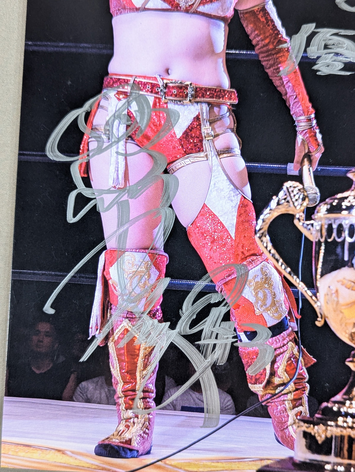 Utami Hayashishita  hand signed autograph  Marigold Pro-Photo  (B-3)