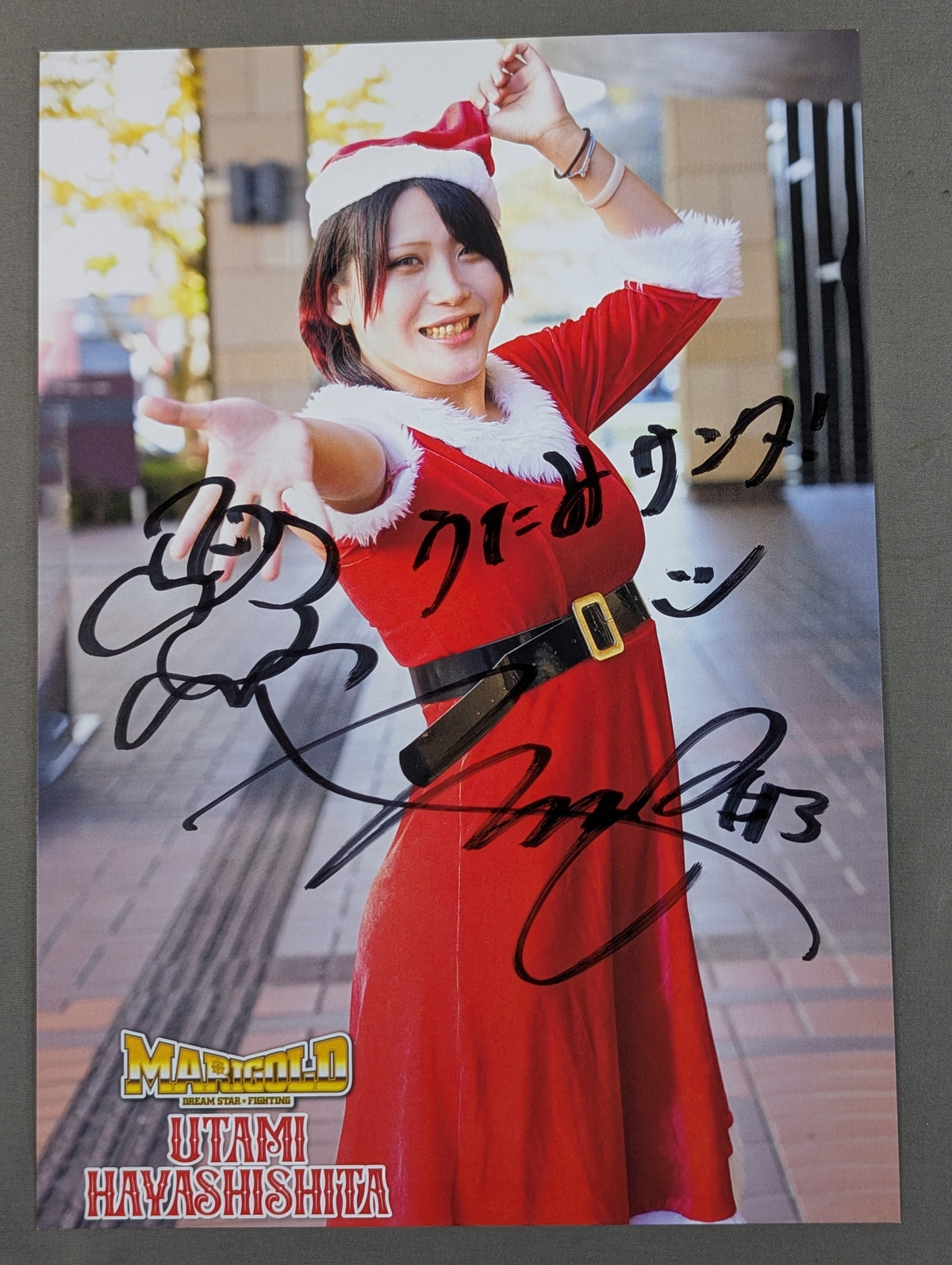 Utami Hayashishita  hand signed autograph  Marigold Pro-Photo  (B-9)