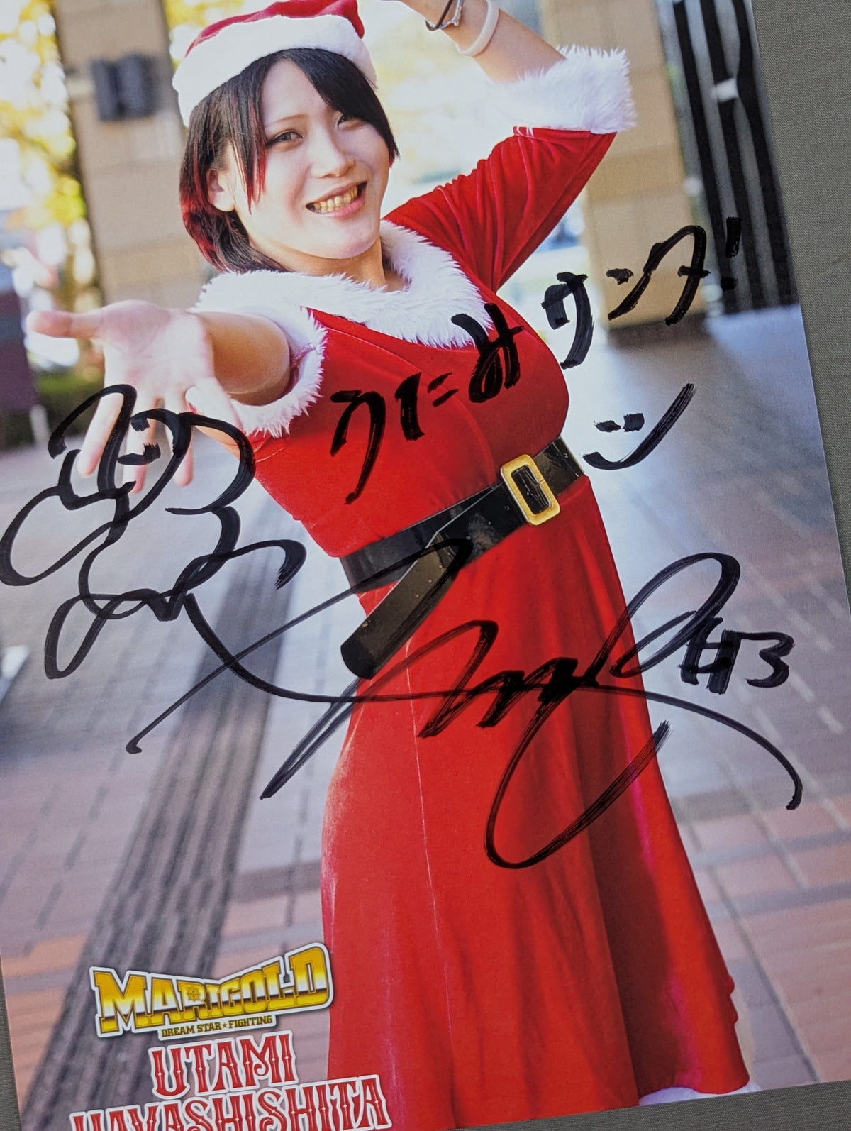 Utami Hayashishita  hand signed autograph  Marigold Pro-Photo  (B-9)