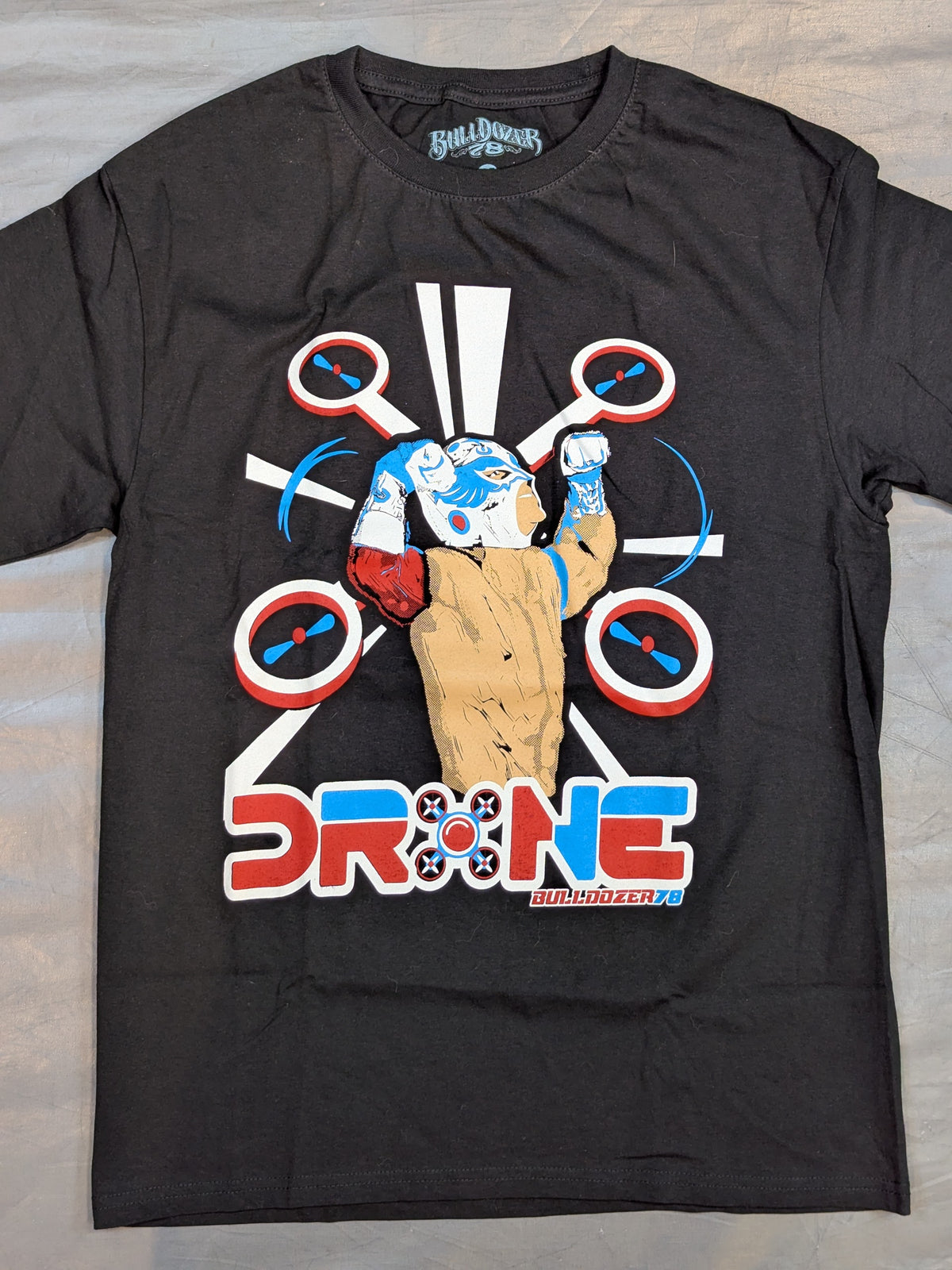 【直筆サイン入り】ドローン ピクチャーTシャツ(ブラック)
