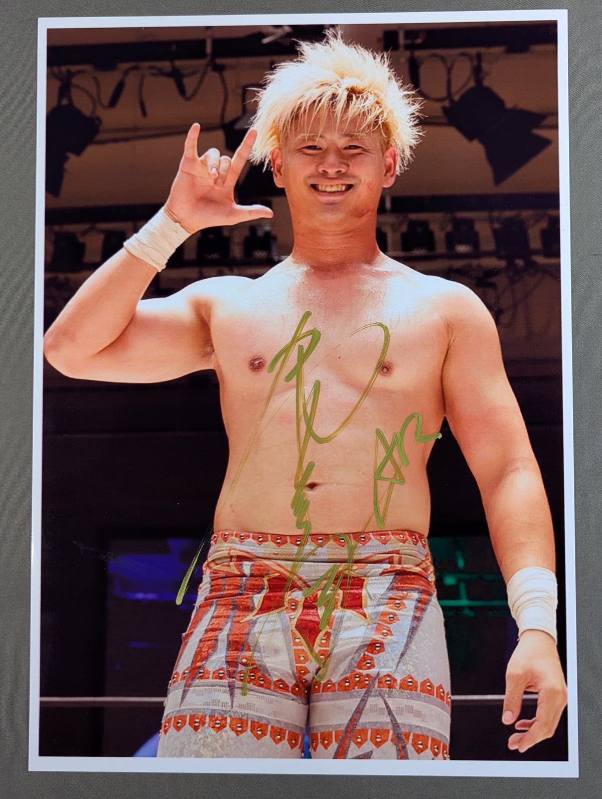 清宮海斗 直筆サイン入りポートレート(大判写真)