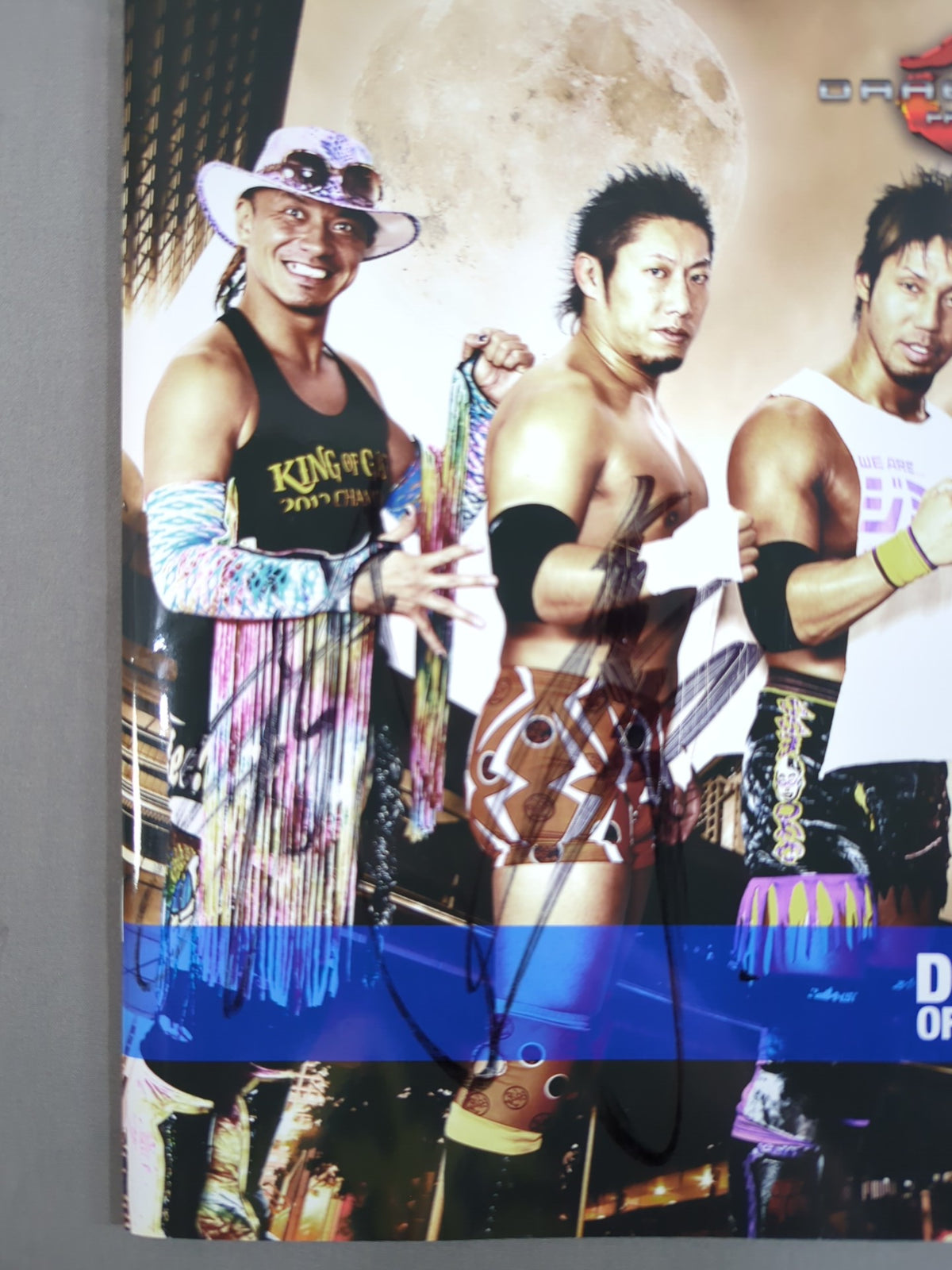 [6 fighters hand signed autograph ] 2012-2013 DRAGON GATE OFFICIAL PAMPHLET Vol.28